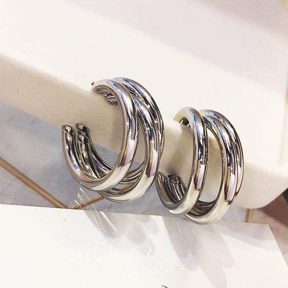 NEW Silver Multi-layer Hoop Earrings - Picture 3 of 6